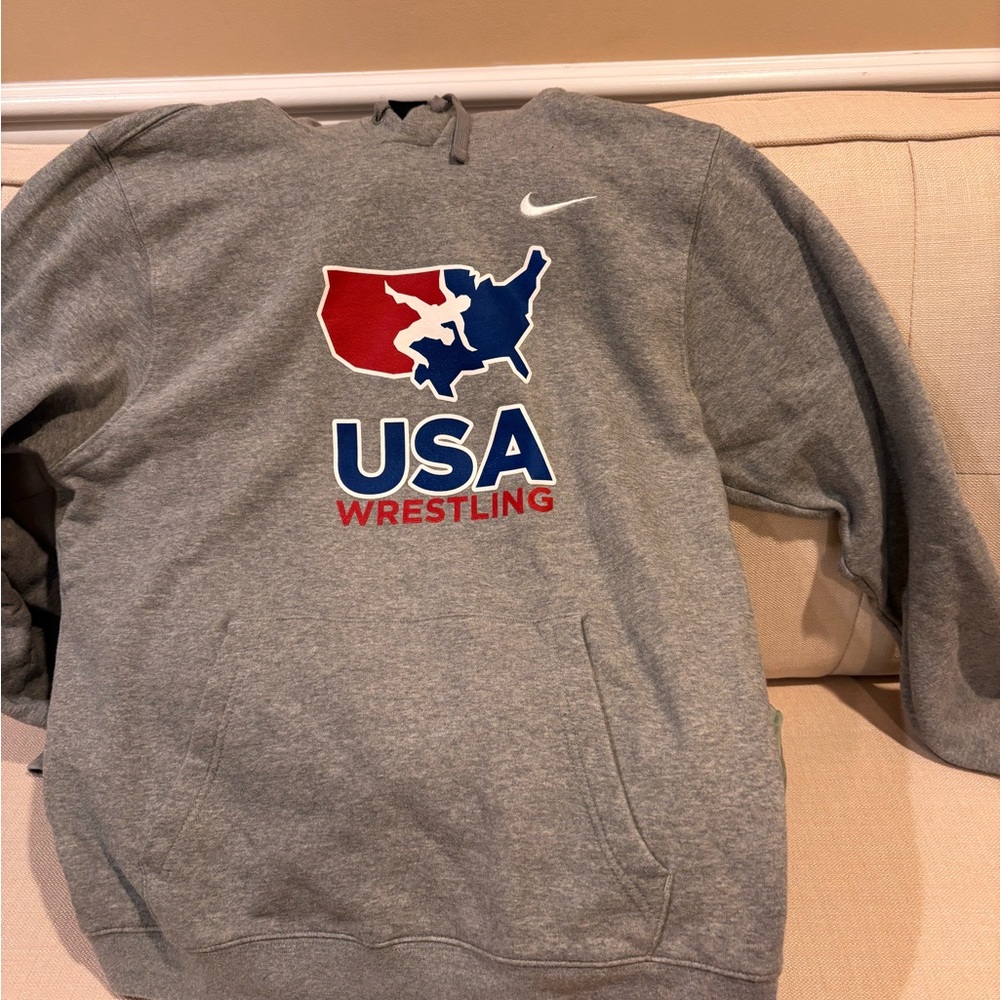 USA Wrestling - men’s Medium - Nike Heather Gray Hoodie